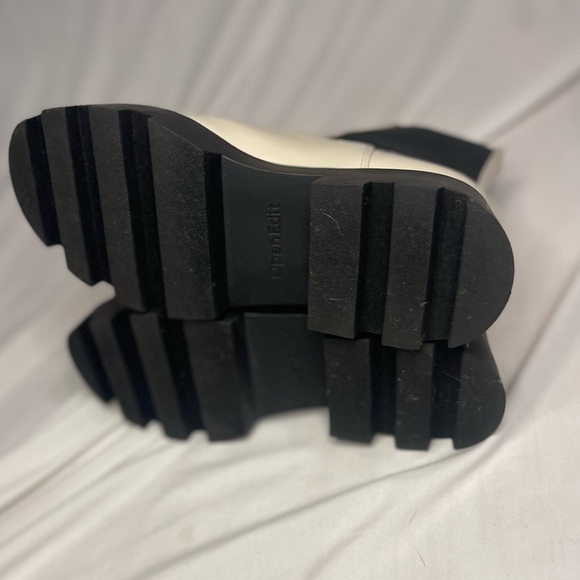 NEW Nordstrom Open Edit Ivory Patent Iris Lug Chelsea Boots Womens US 7.5 - Picture 11 of 14